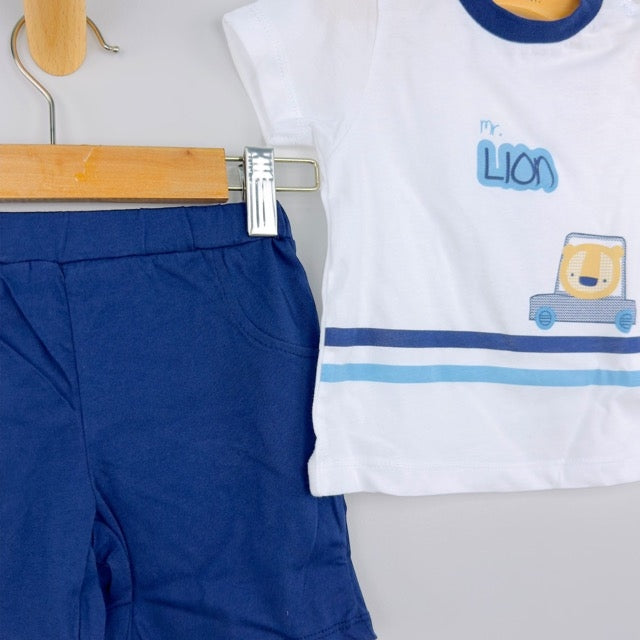 Pastellfarbener Anzug