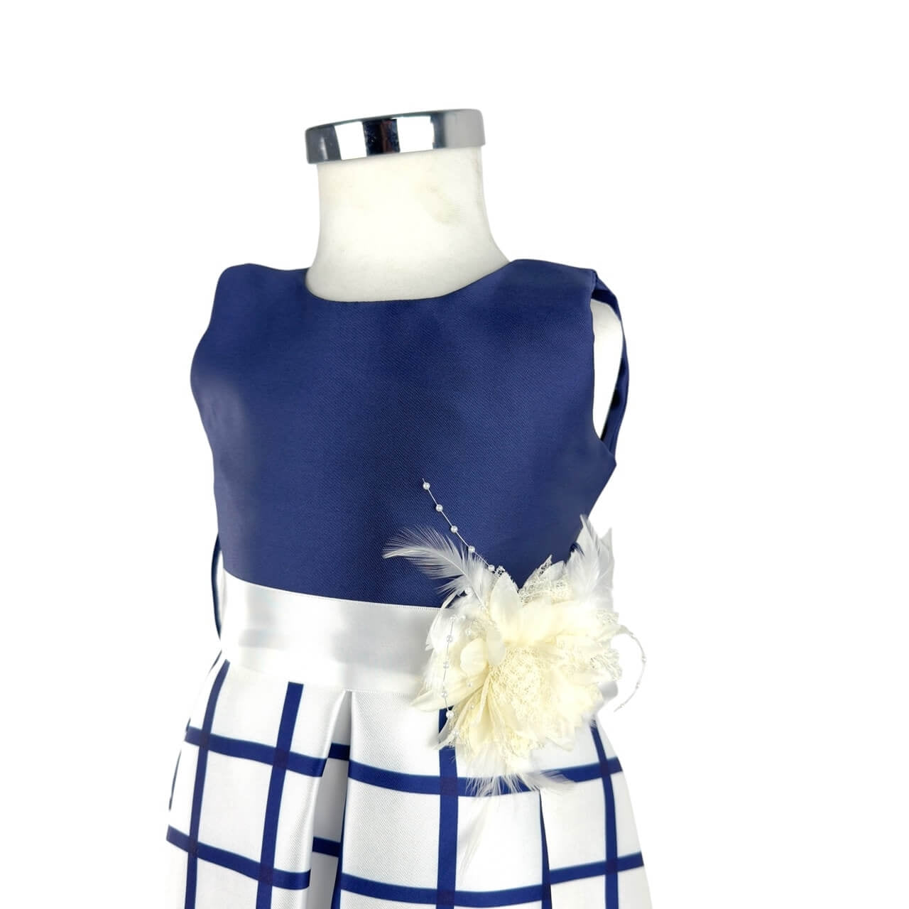 Elegantes Kleid für kleine Mädchen