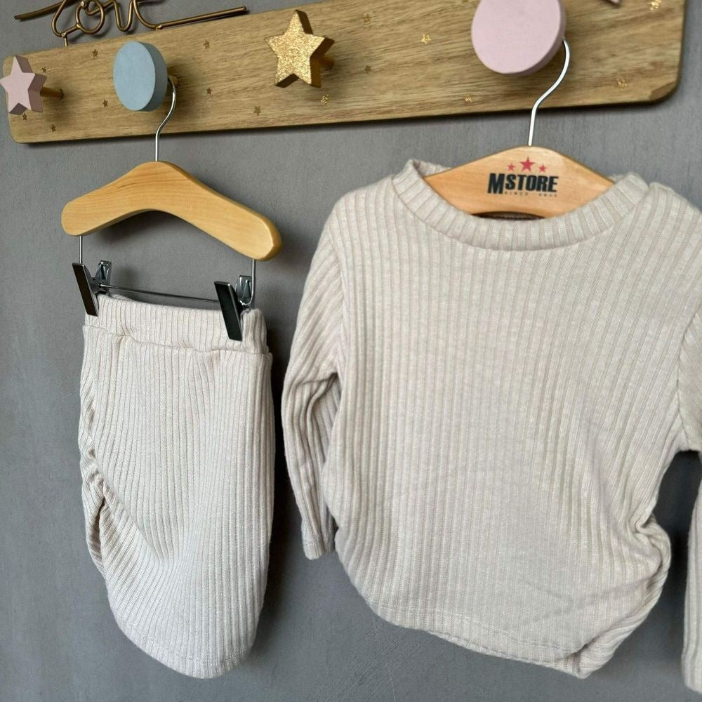 Baby-Mädchen-Outfit