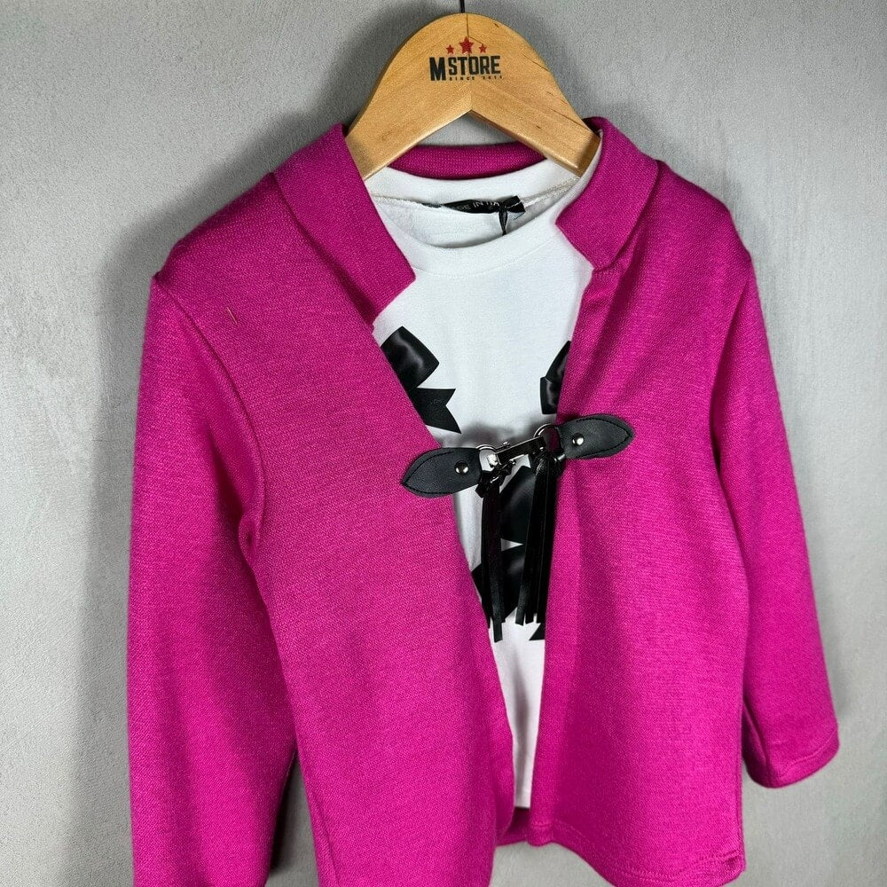 Strickjacke + T-Shirt. Warme Baumwolle