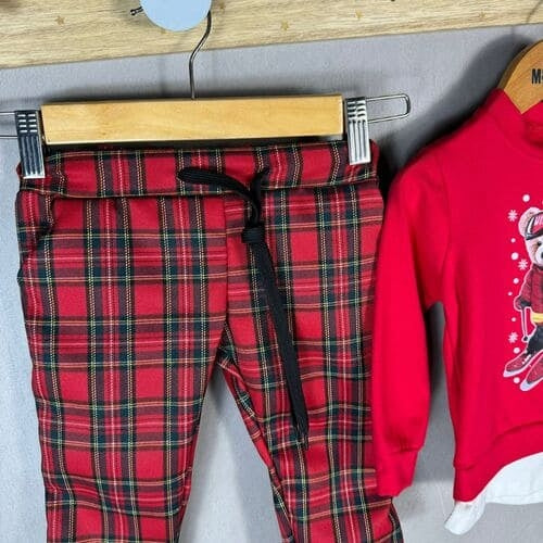 Warmer Weihnachtsanzug aus Baumwolle