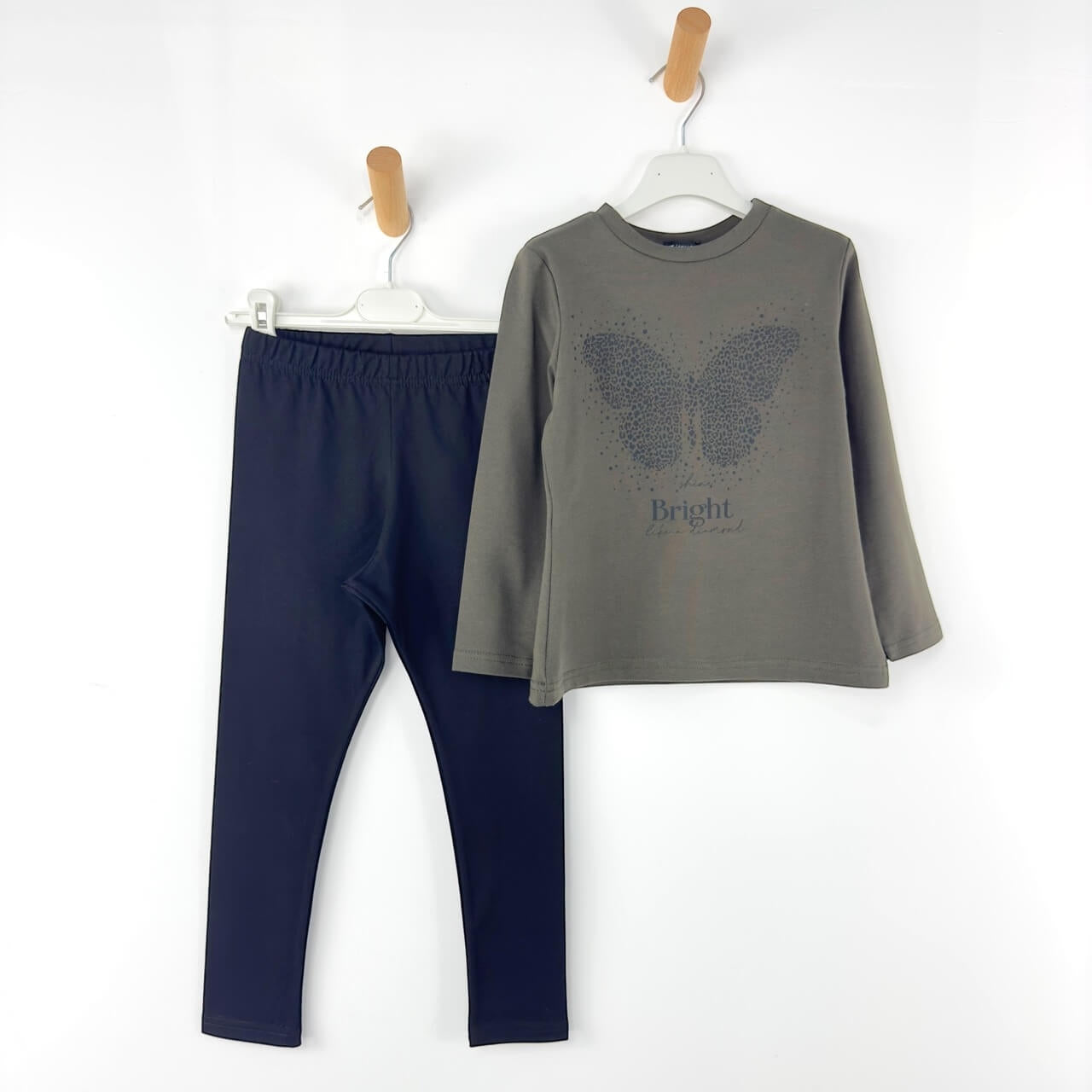 Warmes Baby-Mädchen-Outfit aus Baumwolle