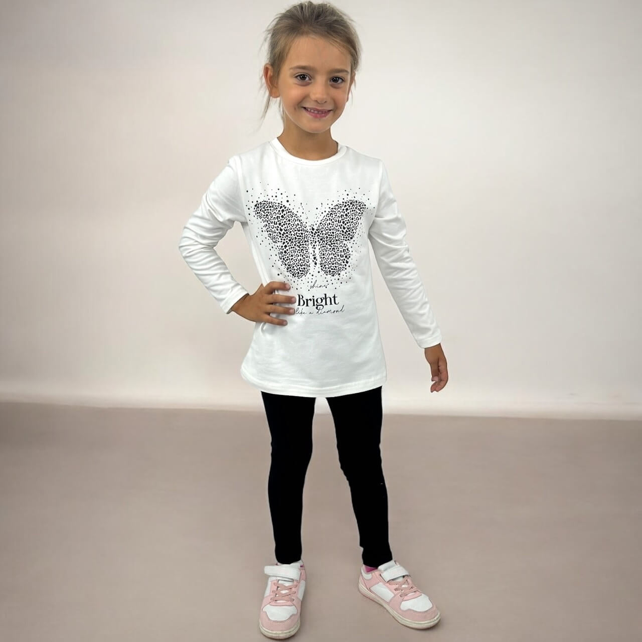 Warmes Baby-Mädchen-Outfit aus Baumwolle
