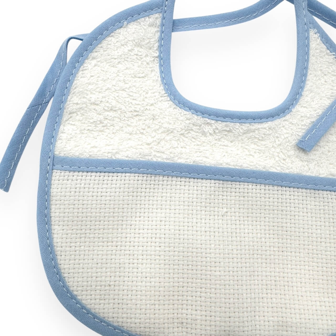 Besticktes Lätzchen mit Ida Canvas