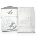 Komplette Bettdecke mit Laken und Nestchen