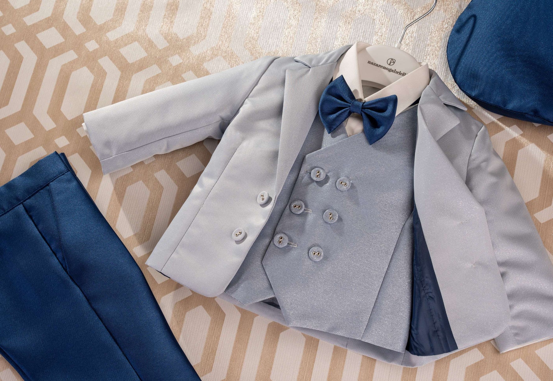 Taufkleid für Neugeborene – Made in Italy