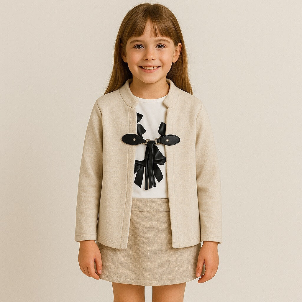 Strickjacke + T-Shirt. Warme Baumwolle 