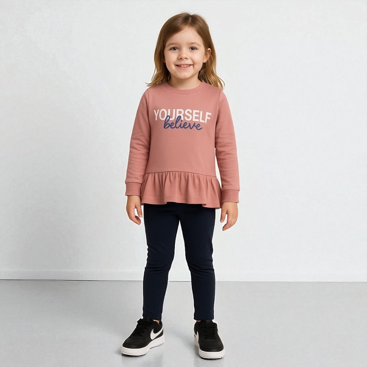 Warmes Baby-Mädchen-Outfit aus Baumwolle