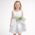 Elegantes Kleid für kleine Mädchen