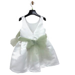 Elegantes Kleid für kleine Mädchen