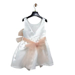 Elegantes Kleid für kleine Mädchen
