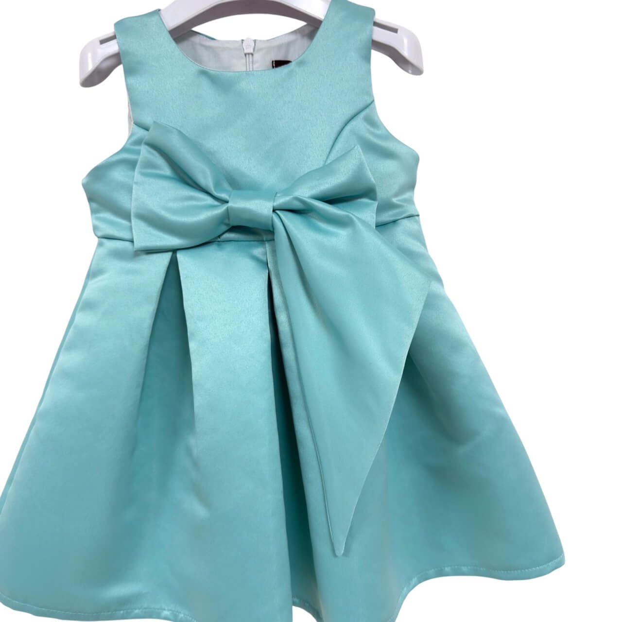 Elegantes Kleid für kleine Mädchen