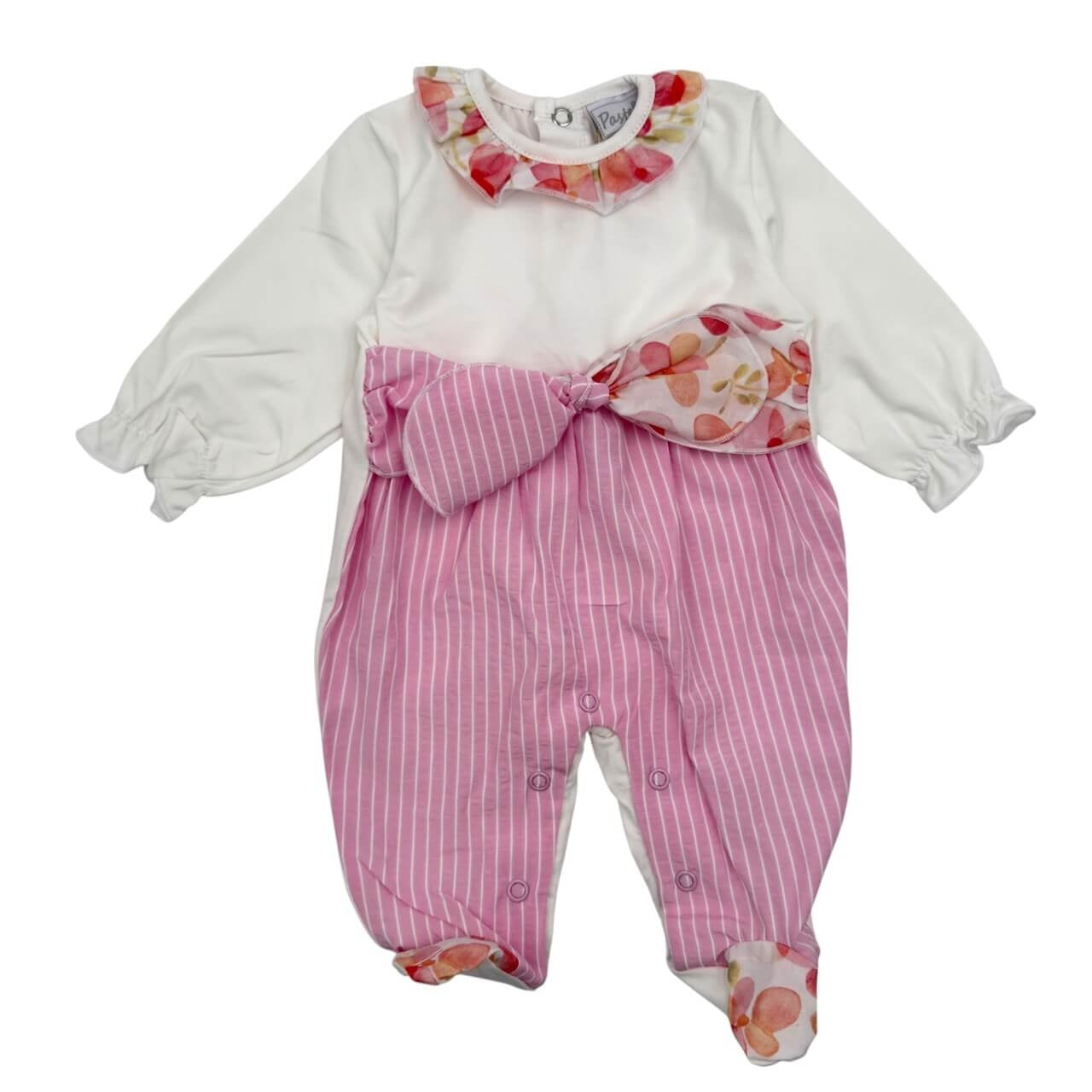 Pastellfarbener Baby-Strampler aus Baumwolle