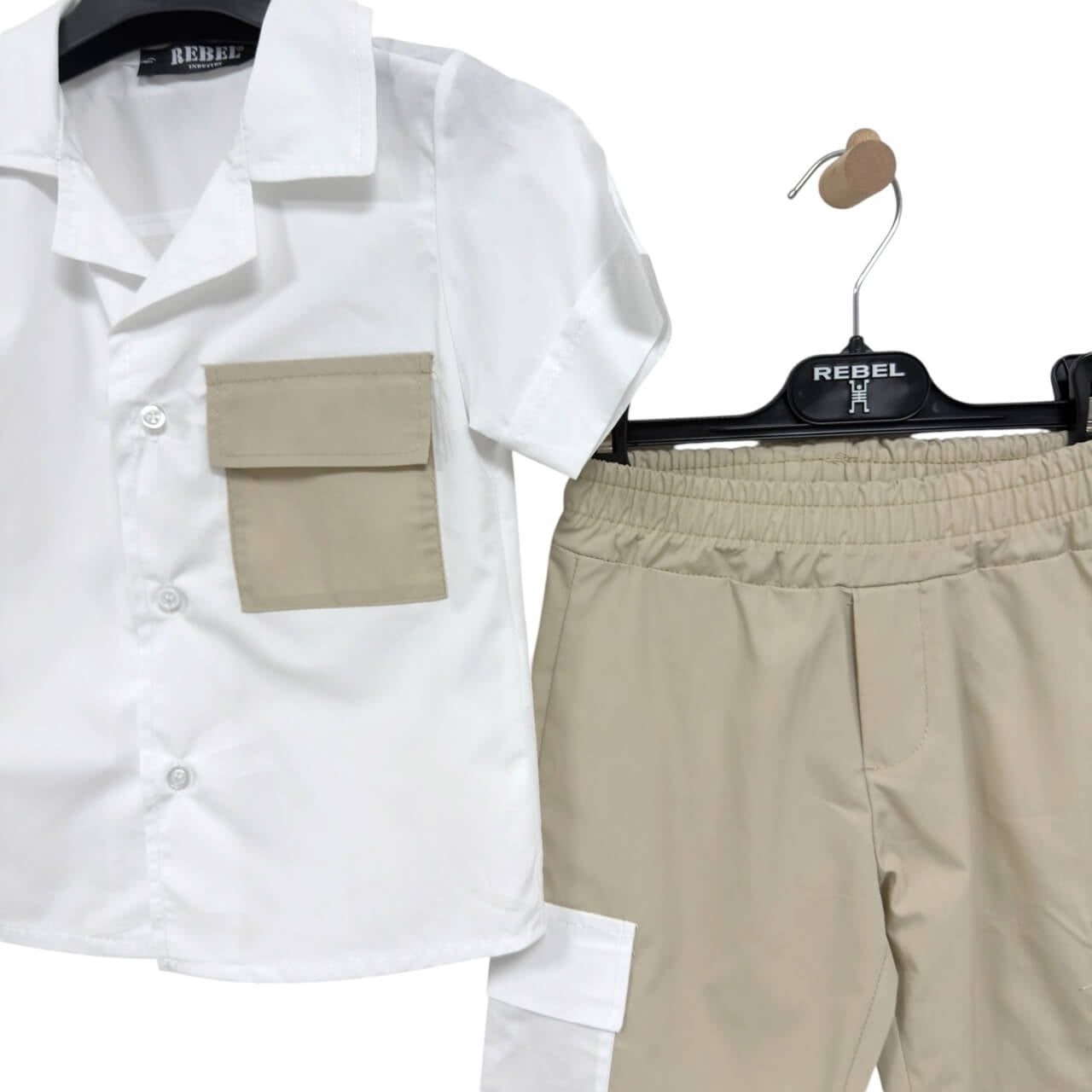 Rebellen-Baby-Outfit
