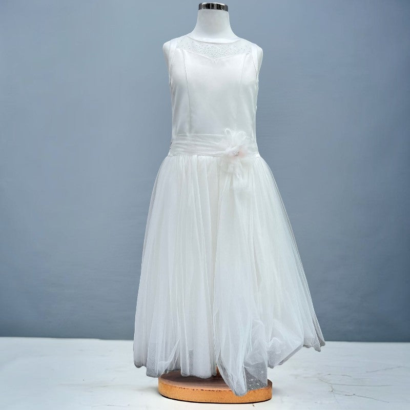 Elegantes Kleid für kleine Mädchen