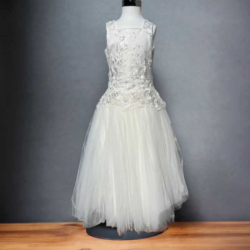 Elegantes Kleid für kleine Mädchen