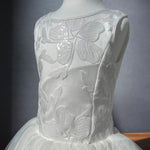 Elegantes Kleid für kleine Mädchen
