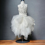 Elegantes Kleid für kleine Mädchen