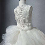 Elegantes Kleid für kleine Mädchen