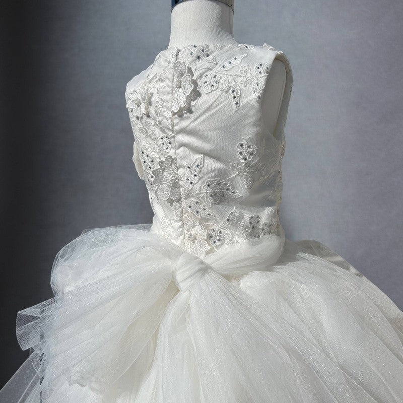 Elegantes Kleid für kleine Mädchen