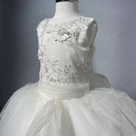 Elegantes Kleid für kleine Mädchen