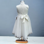 Elegantes Kleid für kleine Mädchen