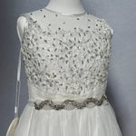 Elegantes Kleid für kleine Mädchen