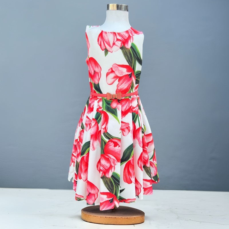 Elegantes Kleid für kleine Mädchen