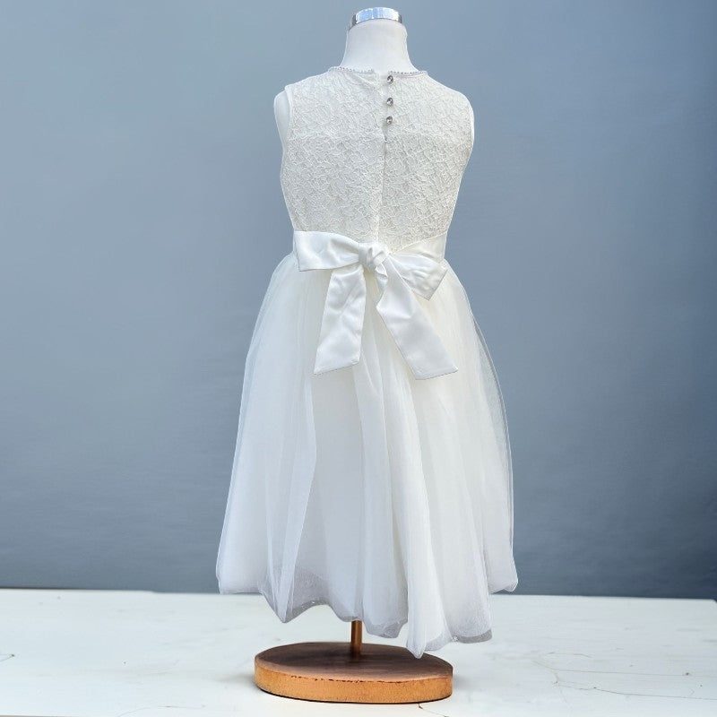 Elegantes Kleid für kleine Mädchen