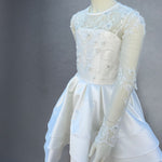 Elegantes Kleid für kleine Mädchen