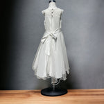 Elegantes Kleid für kleine Mädchen