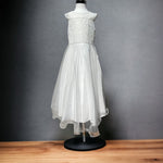 Elegantes Kleid für kleine Mädchen