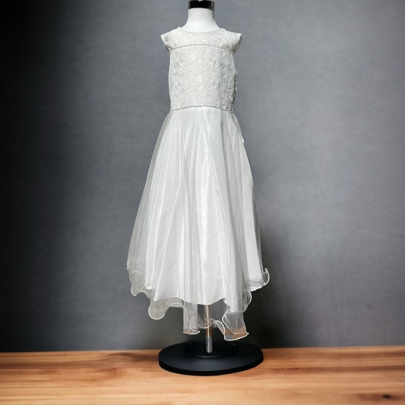 Elegantes Kleid für kleine Mädchen