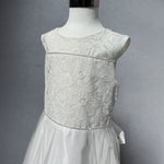 Elegantes Kleid für kleine Mädchen