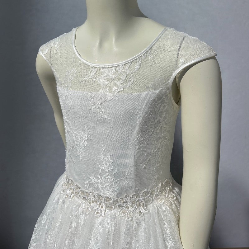 Elegantes Kleid für kleine Mädchen