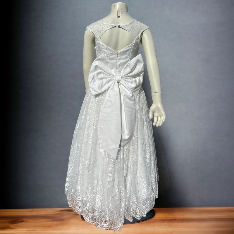 Elegantes Kleid für kleine Mädchen