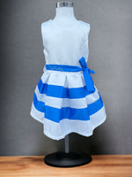 Elegantes Kleid für kleine Mädchen
