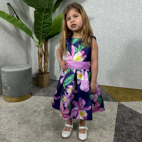 Elegantes Kleid für kleine Mädchen